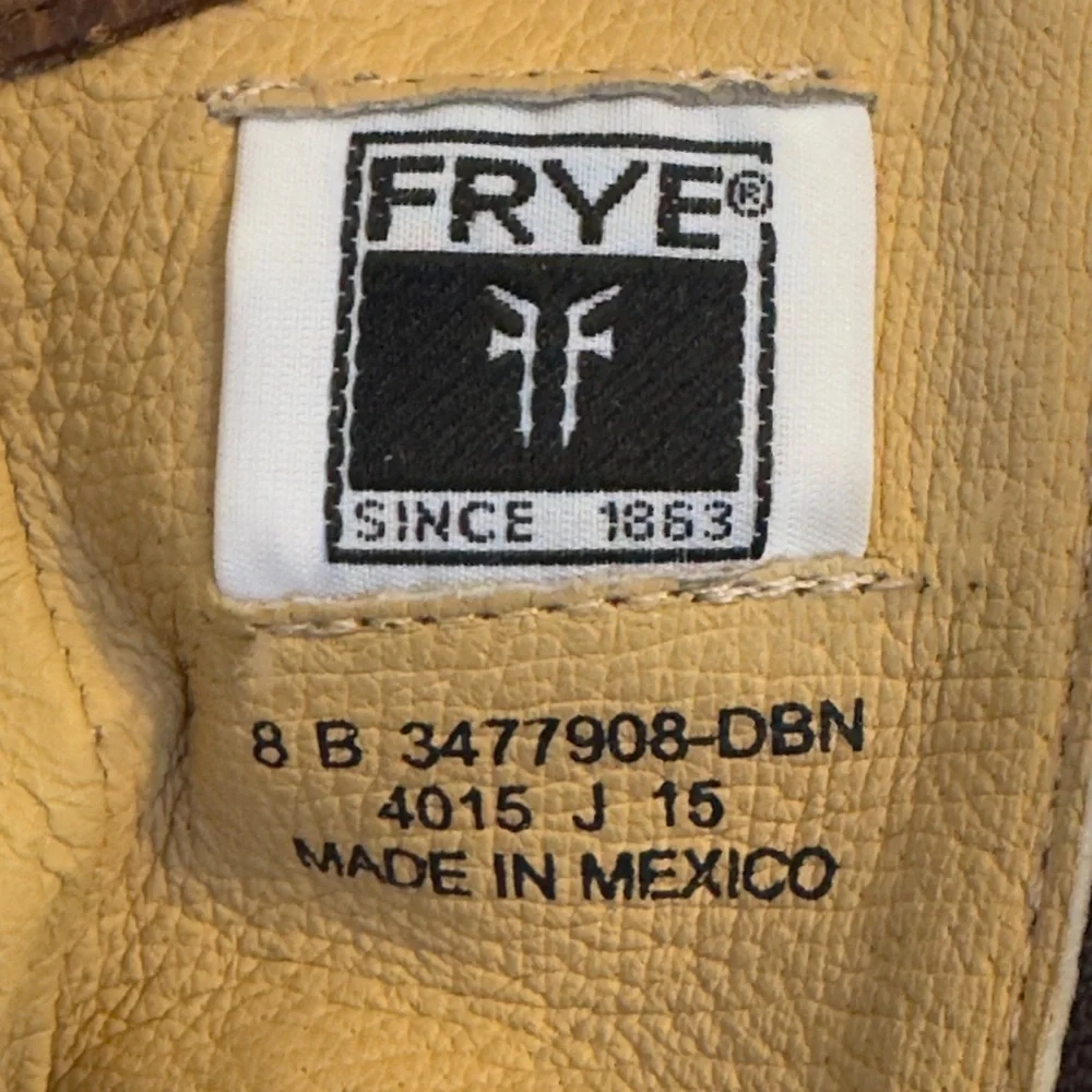 Frye Melissa Button Short Boot. Distressed leather. 8 B. Gently worn - Picture 11 of 13